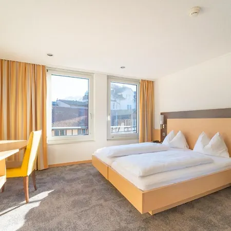 Hotel The By The Hey 3*