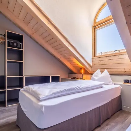 The By The Hey Hotel 3*