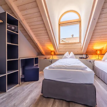 The By The Hey Hotel 3*