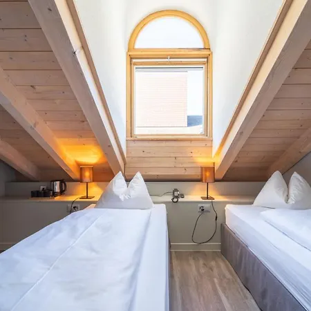 The By The Hey Hotel