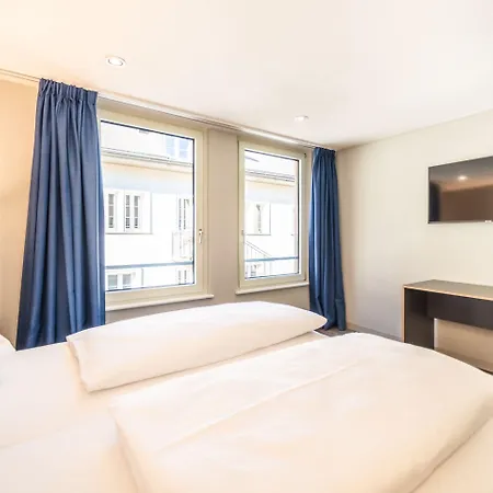 The By The Hey Hotel 3*