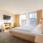 Hotel The By The Hey