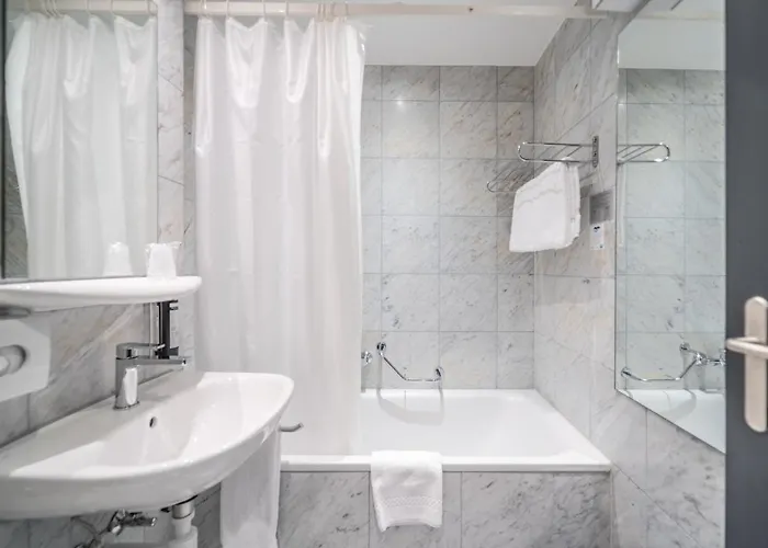 The By The Hey 3* Entrelagos