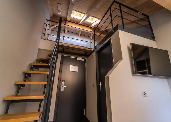 The By The Hey Entrelagos