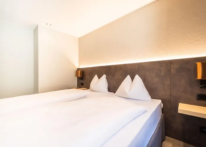 The By The Hey Entrelagos