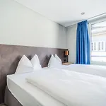 Hotel The By The Hey