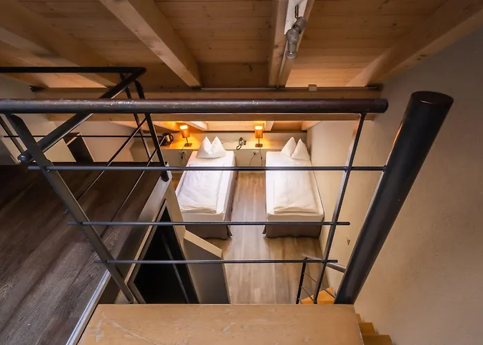 The By The Hey إنترلاكن